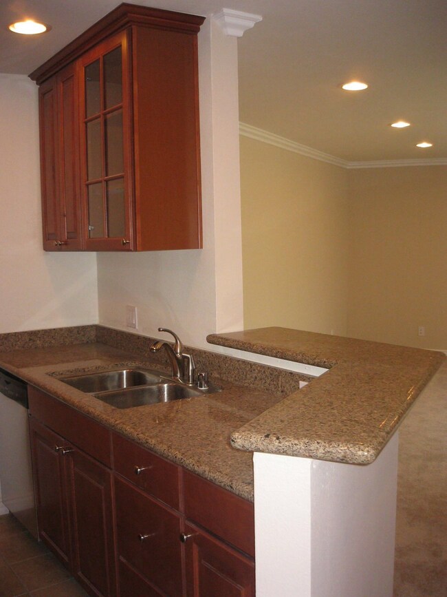 Building Photo - Must See!  Won't Last! Spacious 1 bedroom 1 bath condo