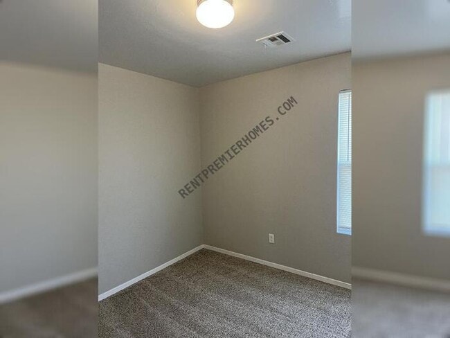 Building Photo - 1840 Land Run Dr