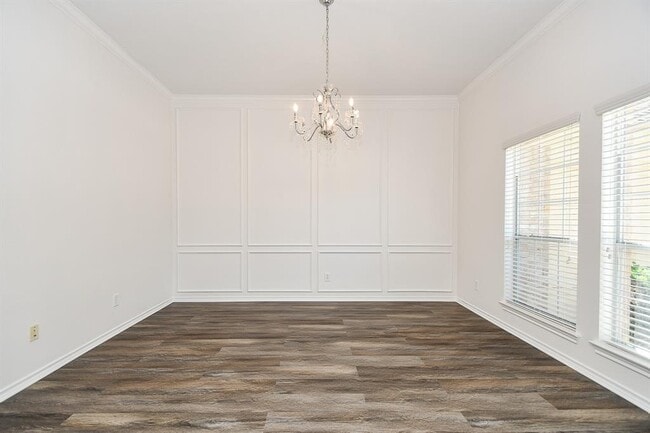 Building Photo - 10206 Hahns Peak Dr