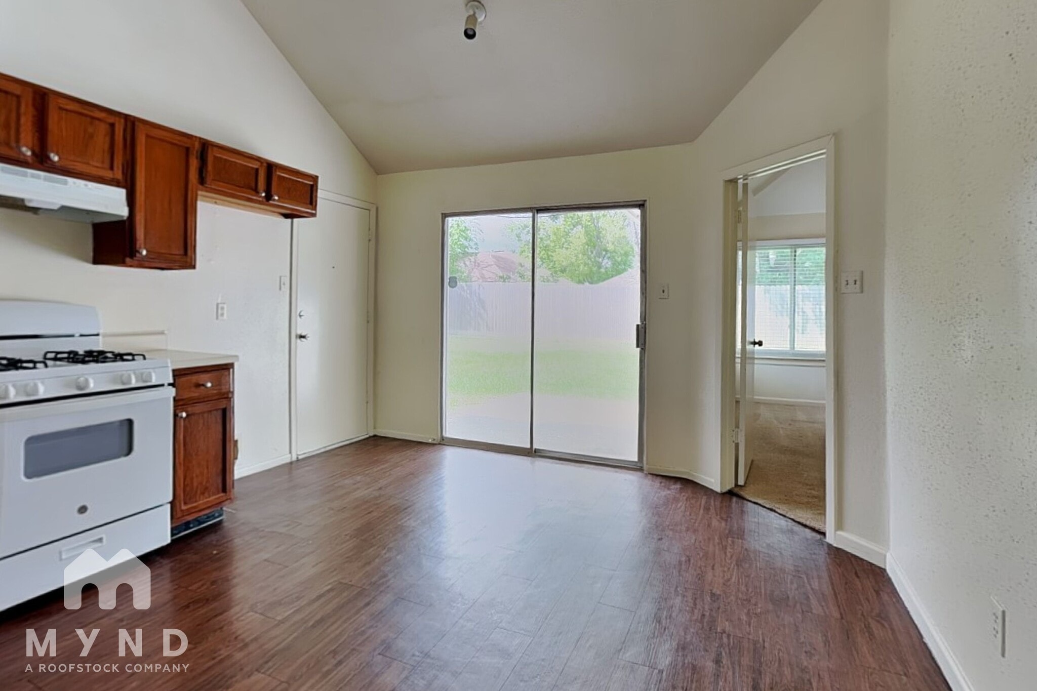 Building Photo - 10002 Green Valley Ln