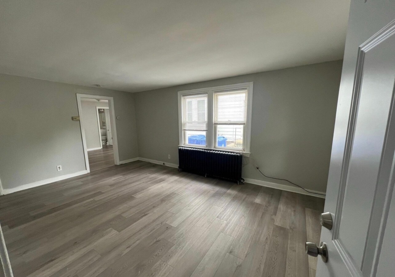 Building Photo - 420 Cinnaminson Ave
