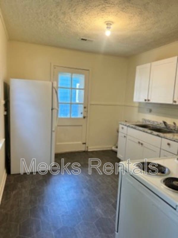 Building Photo - 2707 Furlong Ave
