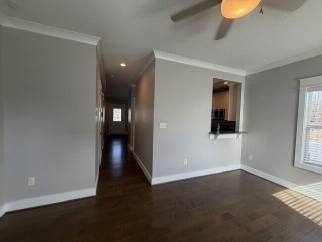 Building Photo - Portlock Square