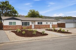 Building Photo - 14549 Kittery St