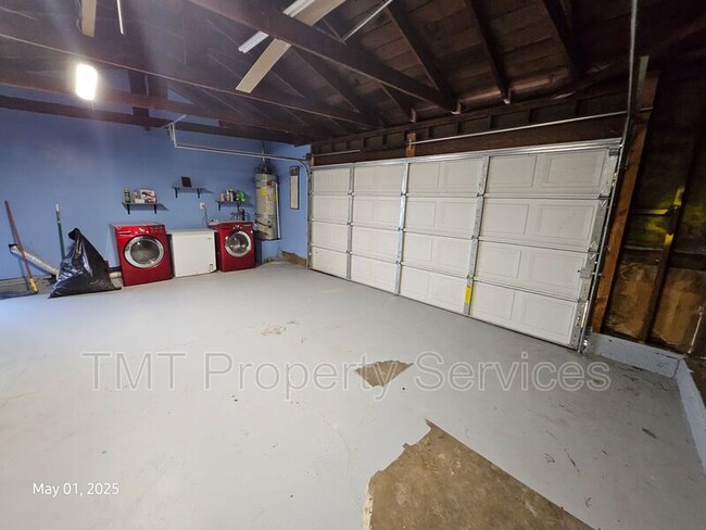 Building Photo - 1830 Nightingale Ave
