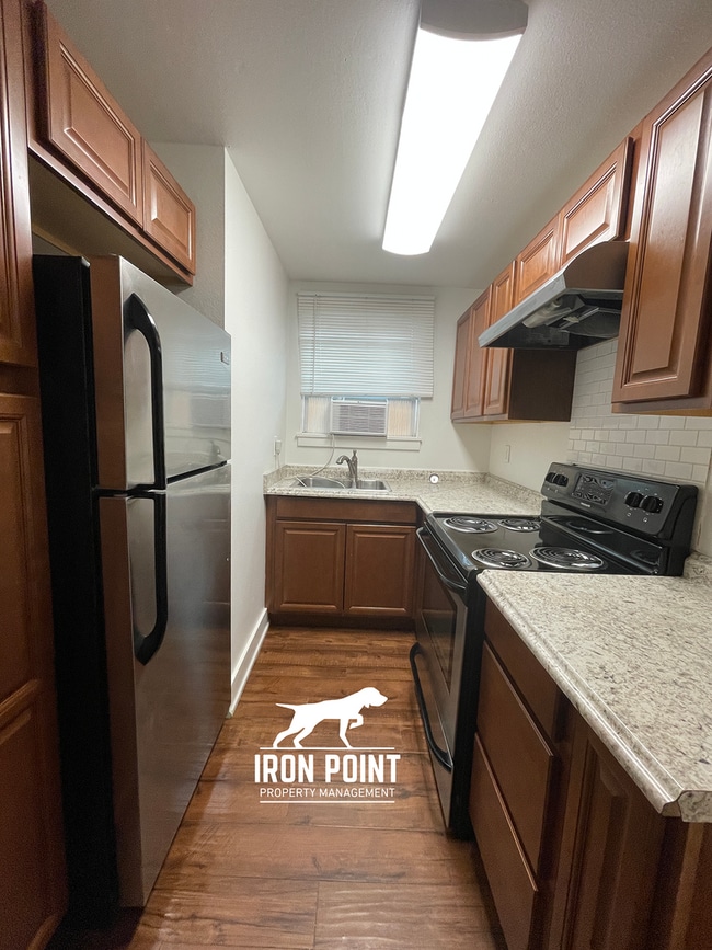 Building Photo - Historic North End duplex close to Hyde Park & Downtown Boise