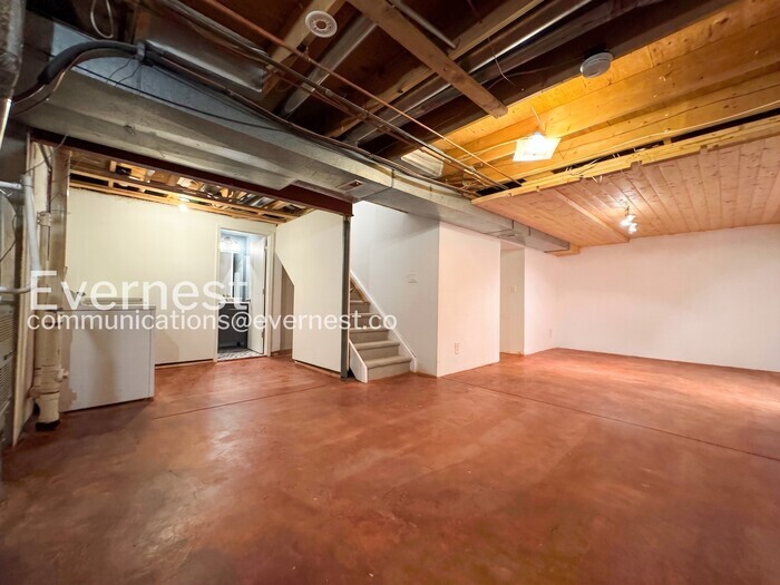 Building Photo - 10806 W Evans Ave