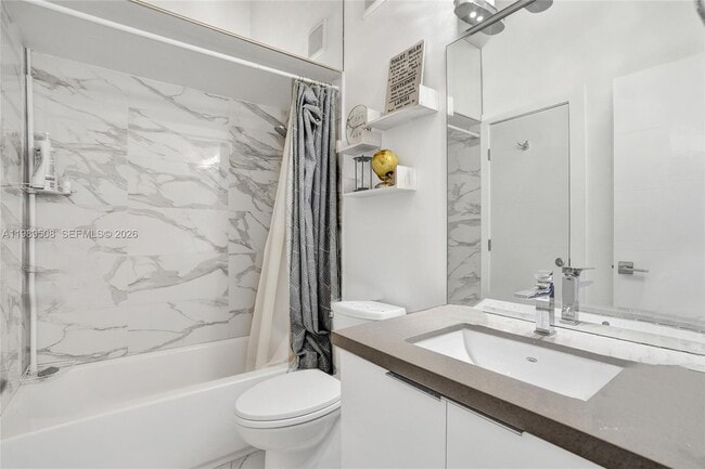 Building Photo - 2619 Parkview Dr S