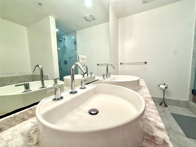 Building Photo - 253 NE 2nd St