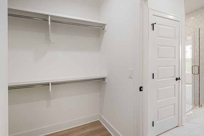 Building Photo - 3049 Inman Dr