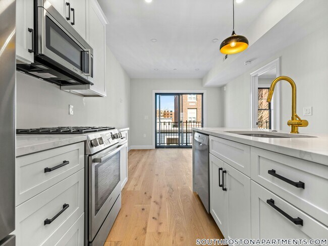 Building Photo - 48 Woodward St