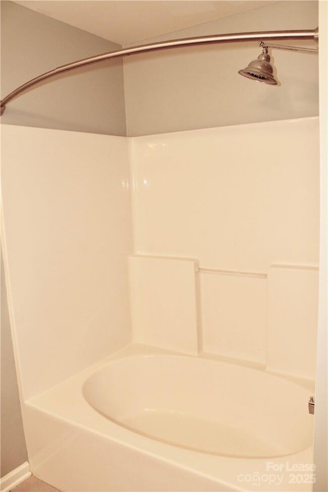 Building Photo - 625 Raphael Place