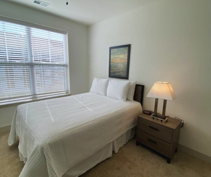 Building Photo - 1202 Marquis Pkwy