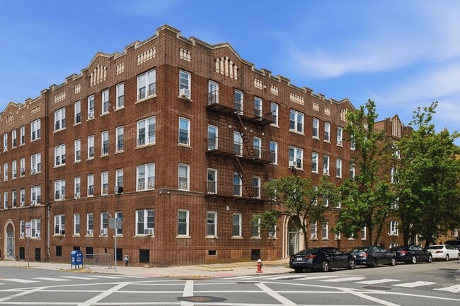 Building Photo - 55 Corbin Ave