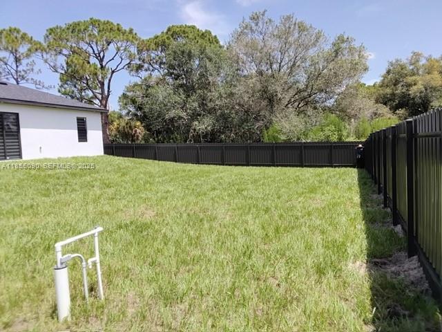 Building Photo - 425 Majors Ave S