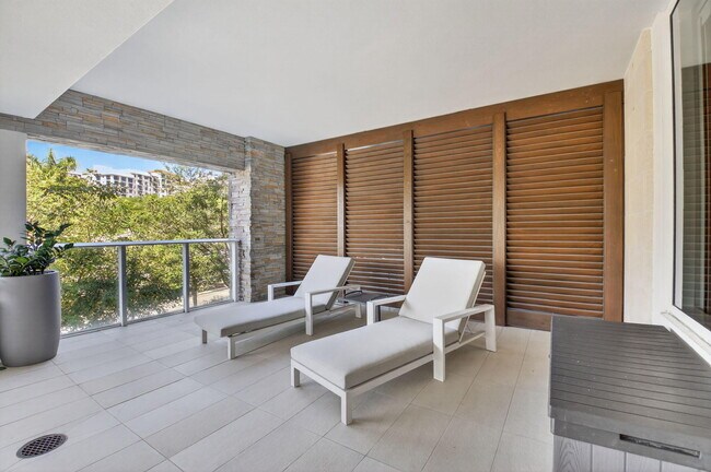 Building Photo - 200 SE Mizner Blvd