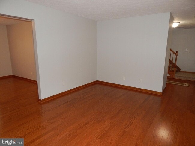 Building Photo - 43974 White Cedar Ln