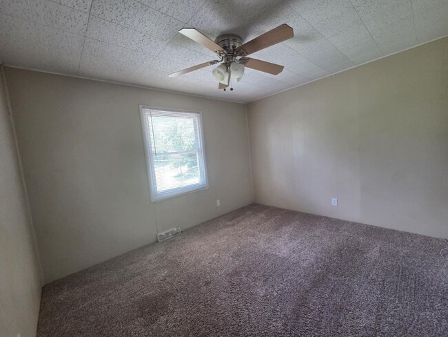 Building Photo - Single Family Home