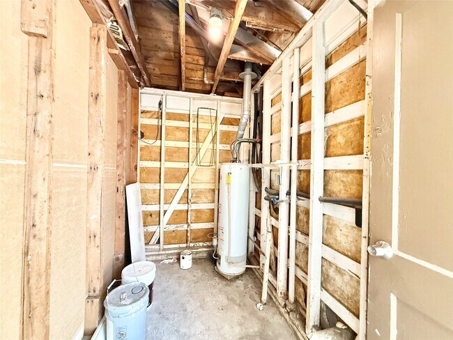 Building Photo - 5315 Newkirk Ln