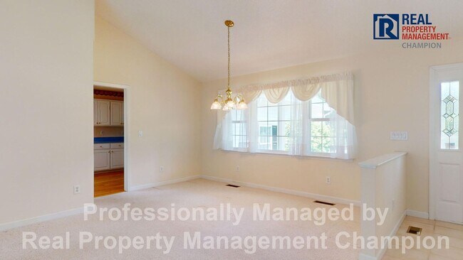 Building Photo - Vintage 3 Bedroom 2 Bathroom in the coveted Fairfield Harbour Subdivision!