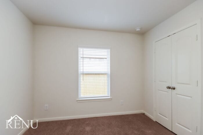 Building Photo - 10506 Sweetwater Creek Dr