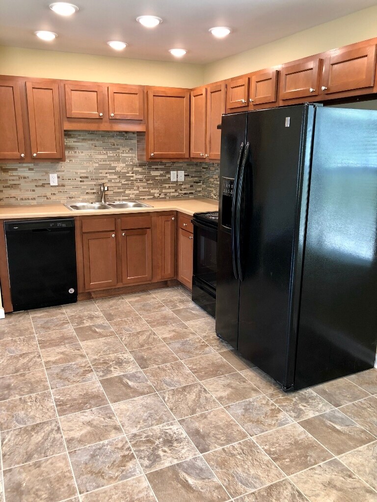 Building Photo - 630 63rd St S