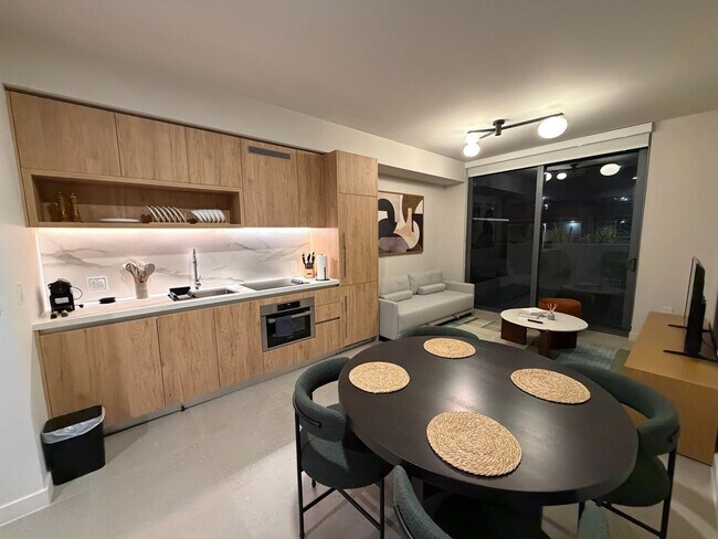 Building Photo - 11 NE 6th St