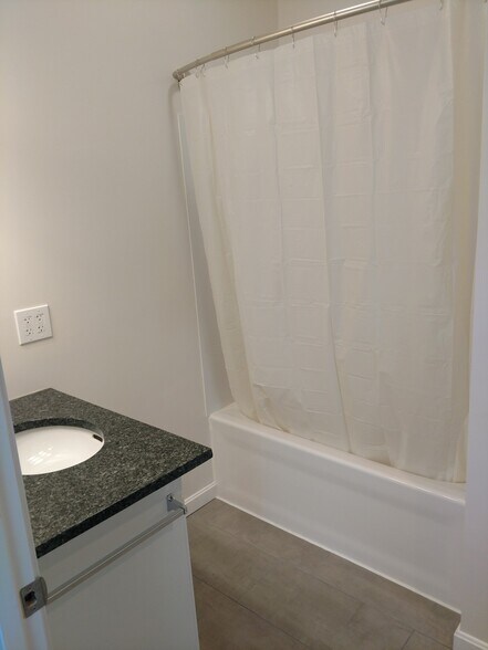 Building Photo - 41 Zapora Dr