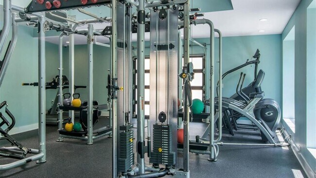 Building Photo - 2311 Dunwoody Crossing