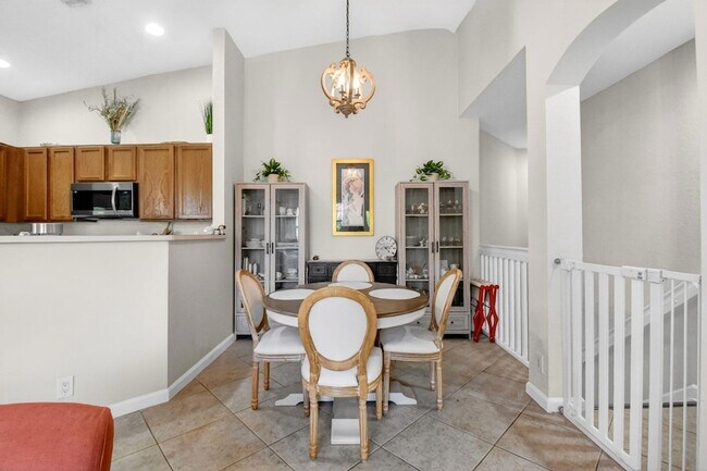 Building Photo - 3271 Laurel Ridge Cir