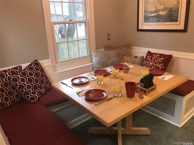 Building Photo - 39 W 7th St