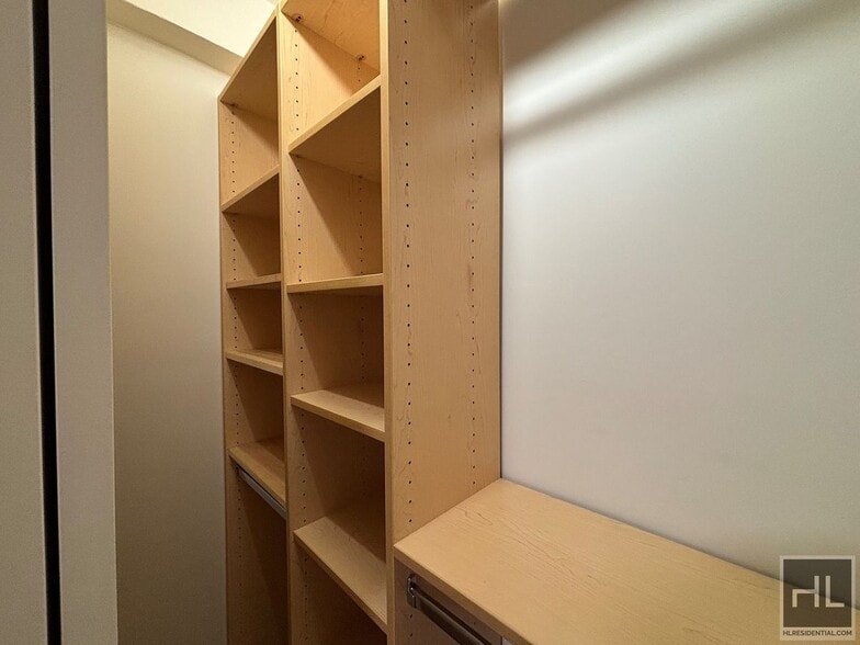 Building Photo - Fourth Avenue