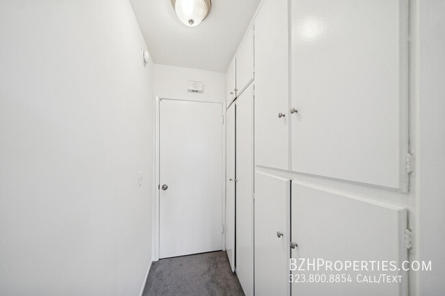 Building Photo - 105 S Orlando Ave