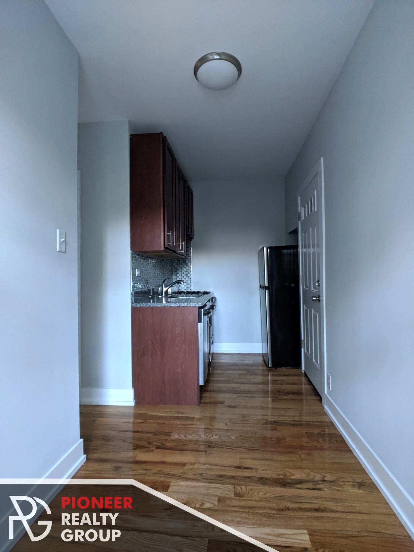 Building Photo - 908 W George St