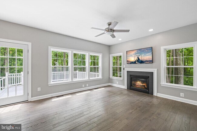 Building Photo - 1525 Walters Ln