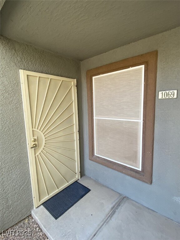 Building Photo - 555 E Silverado Ranch Blvd