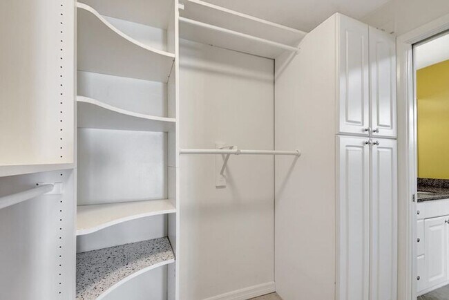 Building Photo - 1753 W Terrace Dr