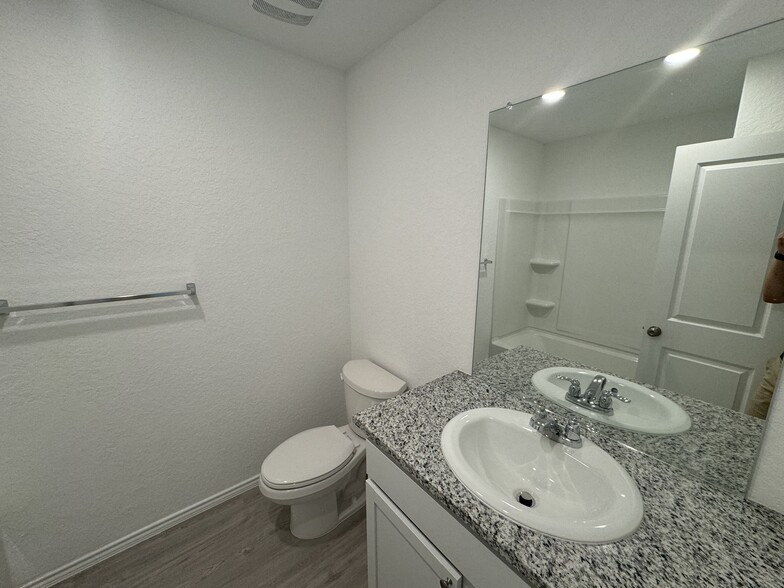 Building Photo - 1155 Barbarosa Rd