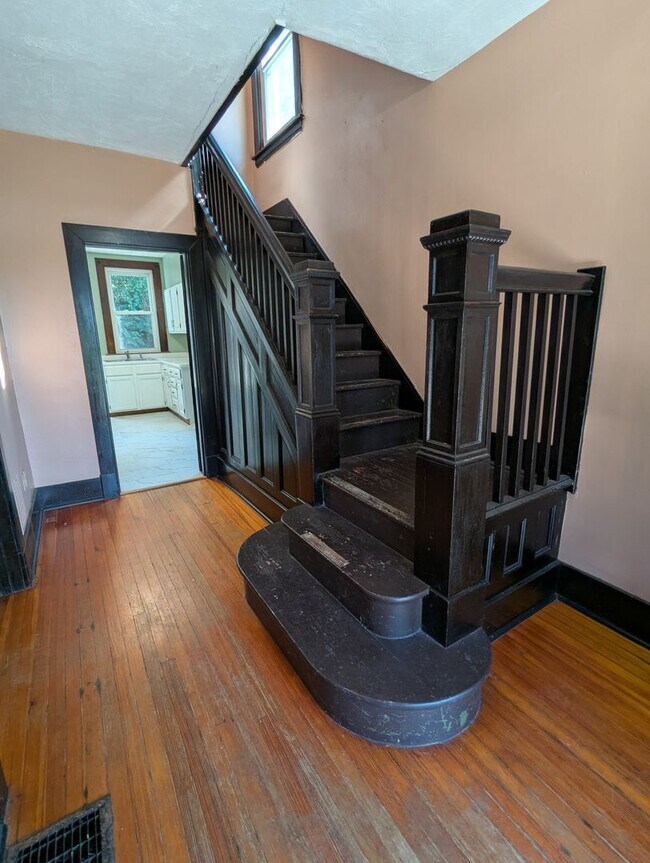 Building Photo - 3 Bedroom 1 Bathroom Single Family Home (G...