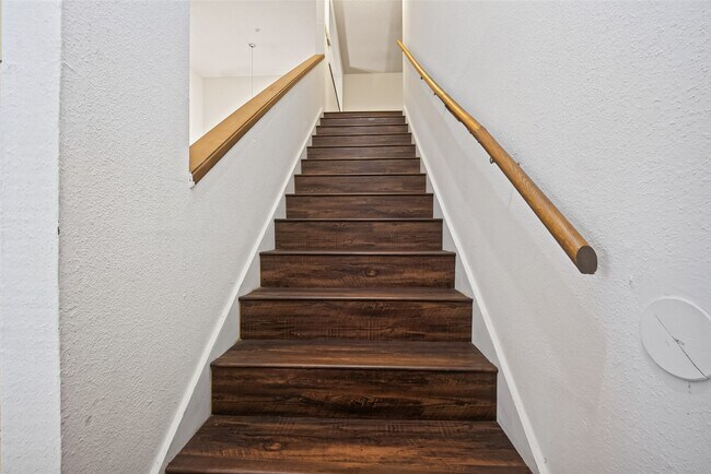 Building Photo - 9435 Pagewood Ln