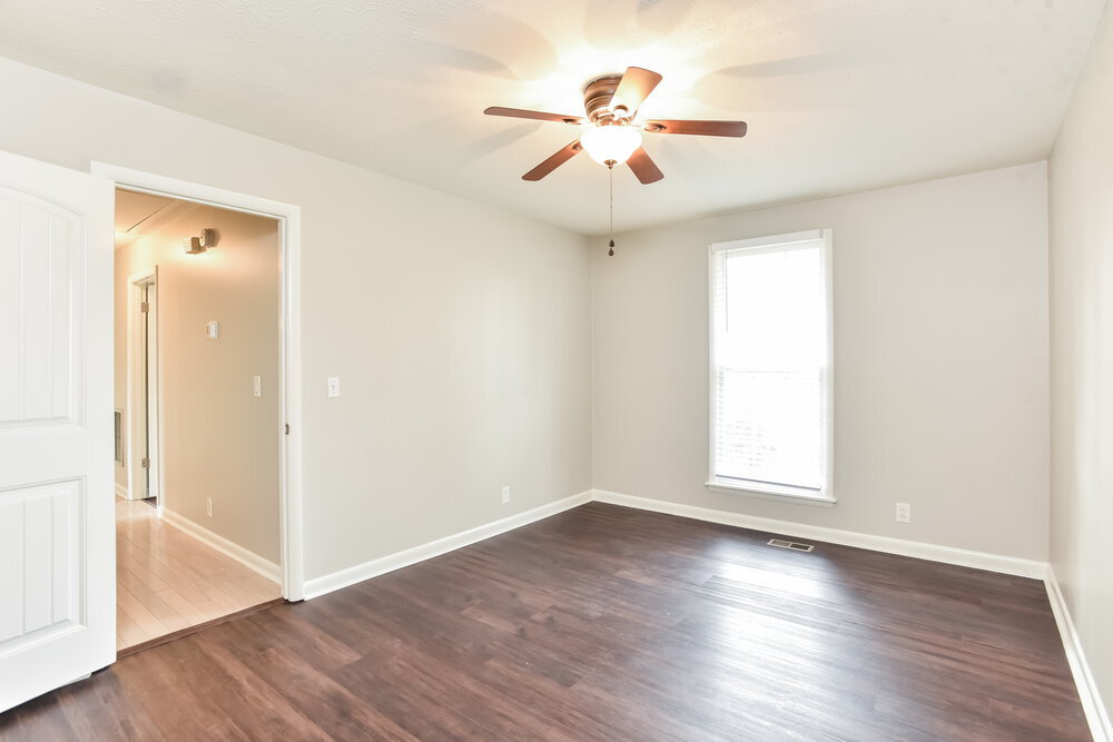 Building Photo - 702 Valley Green Dr