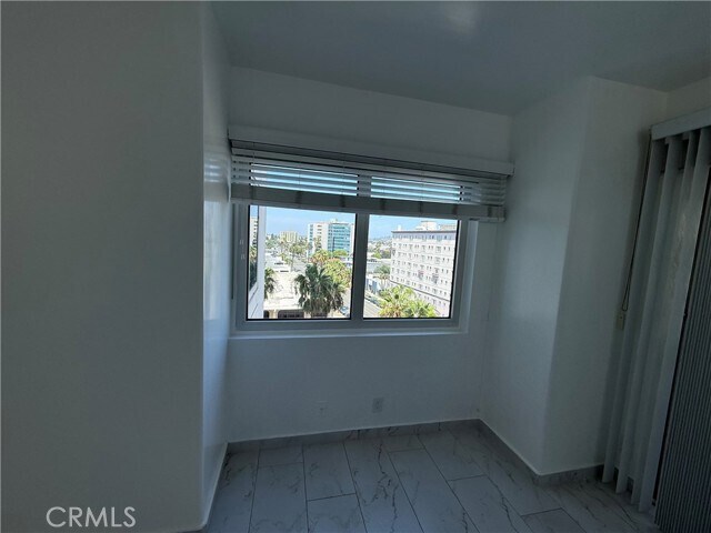 Building Photo - 525 E Seaside Way