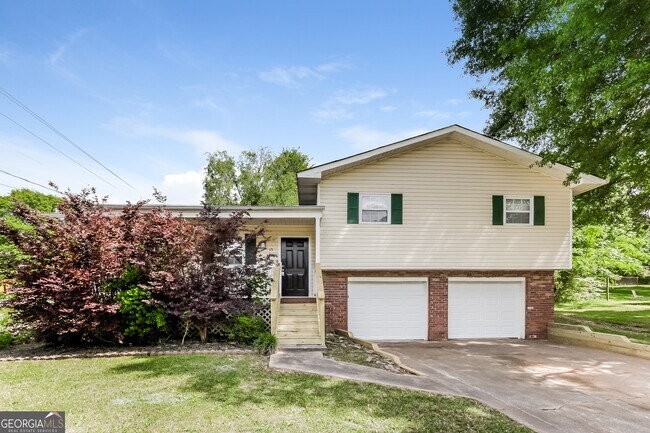 Primary Photo - 15 Pine Valley Dr