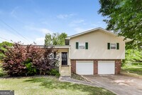 Building Photo - 15 Pine Valley Dr