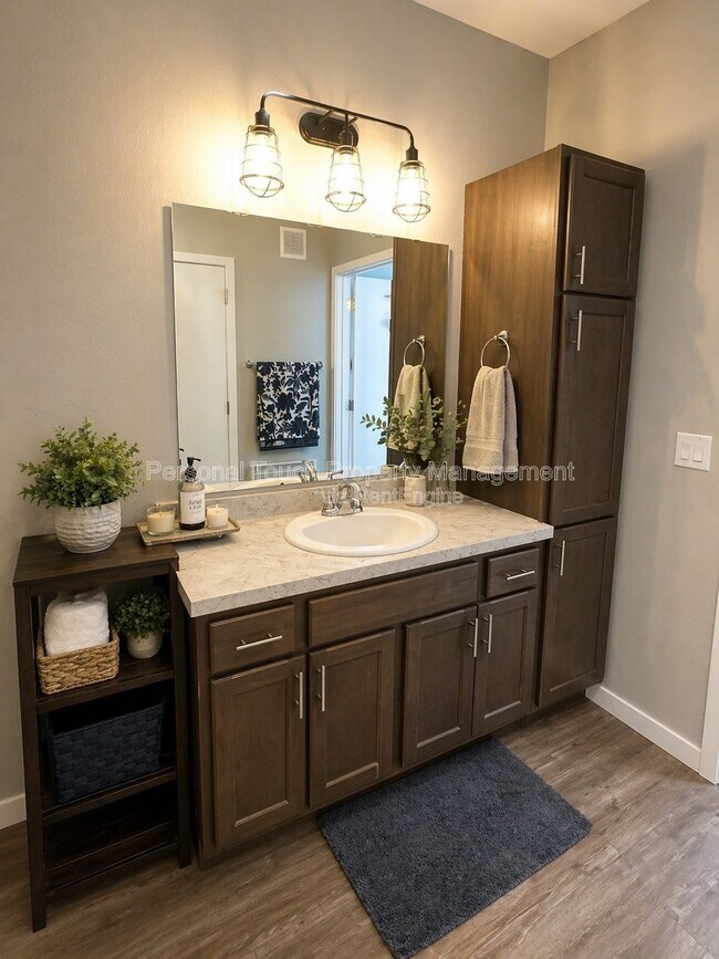 Building Photo - 600 8th St S