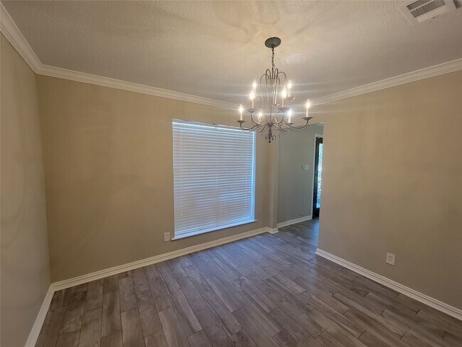 Building Photo - 4015 Chapel Square Dr