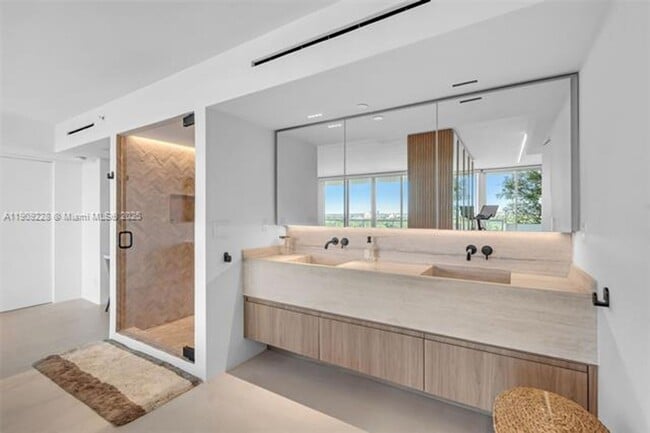 Building Photo - 3411 Indian Creek Dr