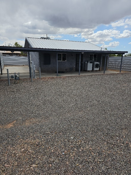 Primary Photo - 20820-20n35 N 35th Ave