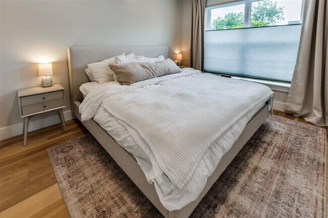 Building Photo - 1204 Georgian St