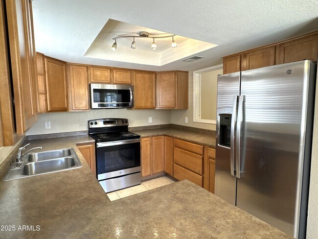 Primary Photo - 925 S Longmore